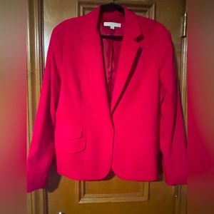 Women’s Blazer in Magenta. Worn o ly a handful of times.